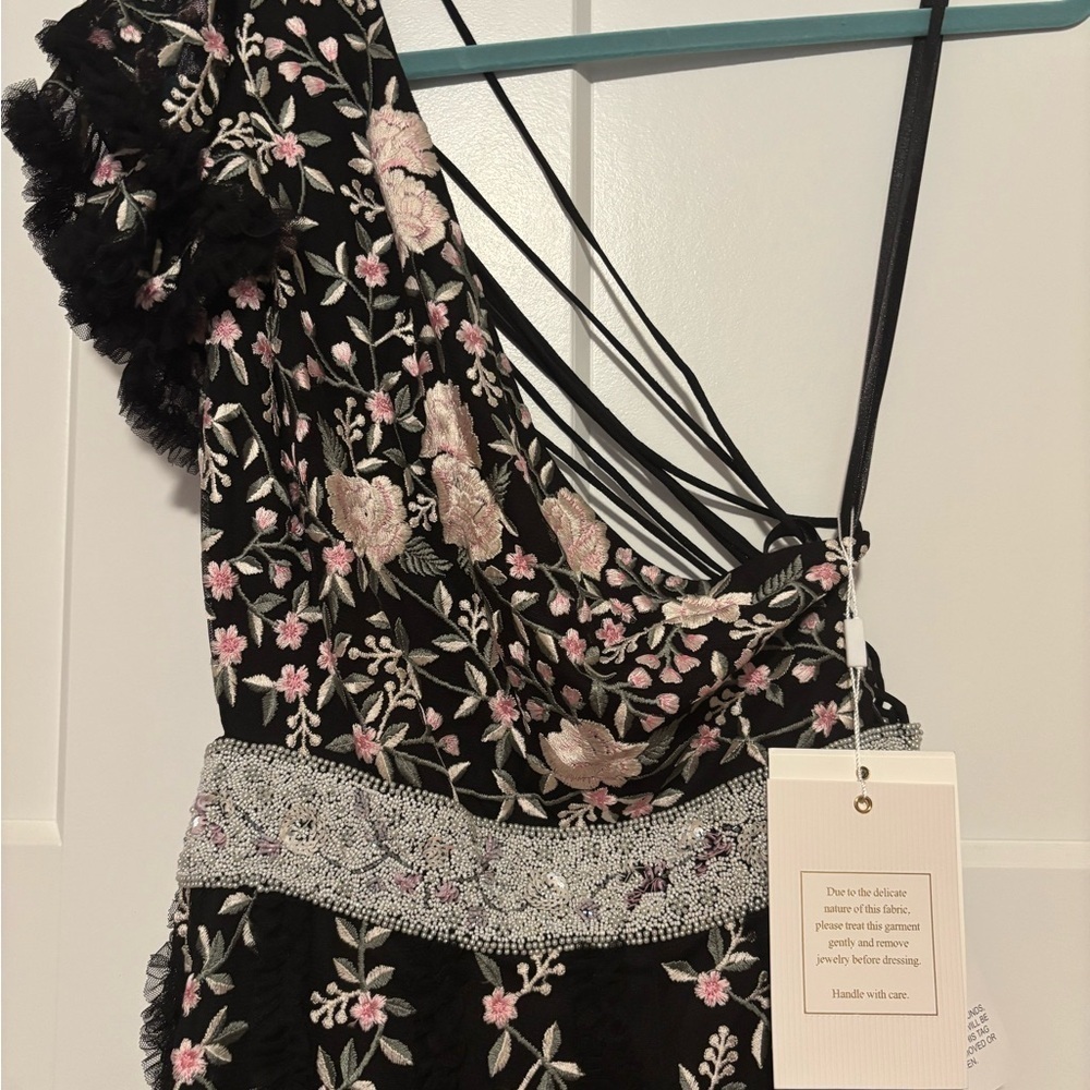 Mac Duggal 70160 Embroidered One Shoulder Gown Size 8 NWT Floral Formal Dress - Picture 7 of 11
